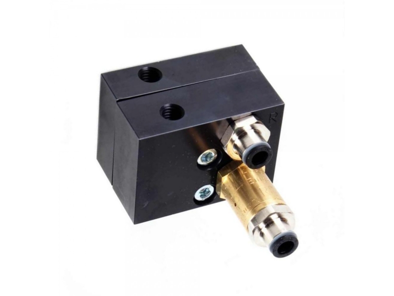 Connection flange kit for Parker Servo joysticks.